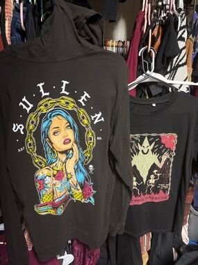 Two top bundle tattoo brand sullen long sleeve with hood and wizard of barge t